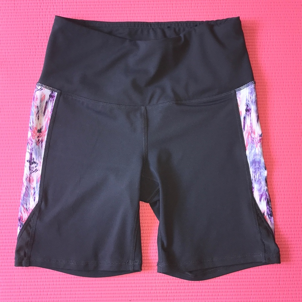 GAIAM gray sports shorts